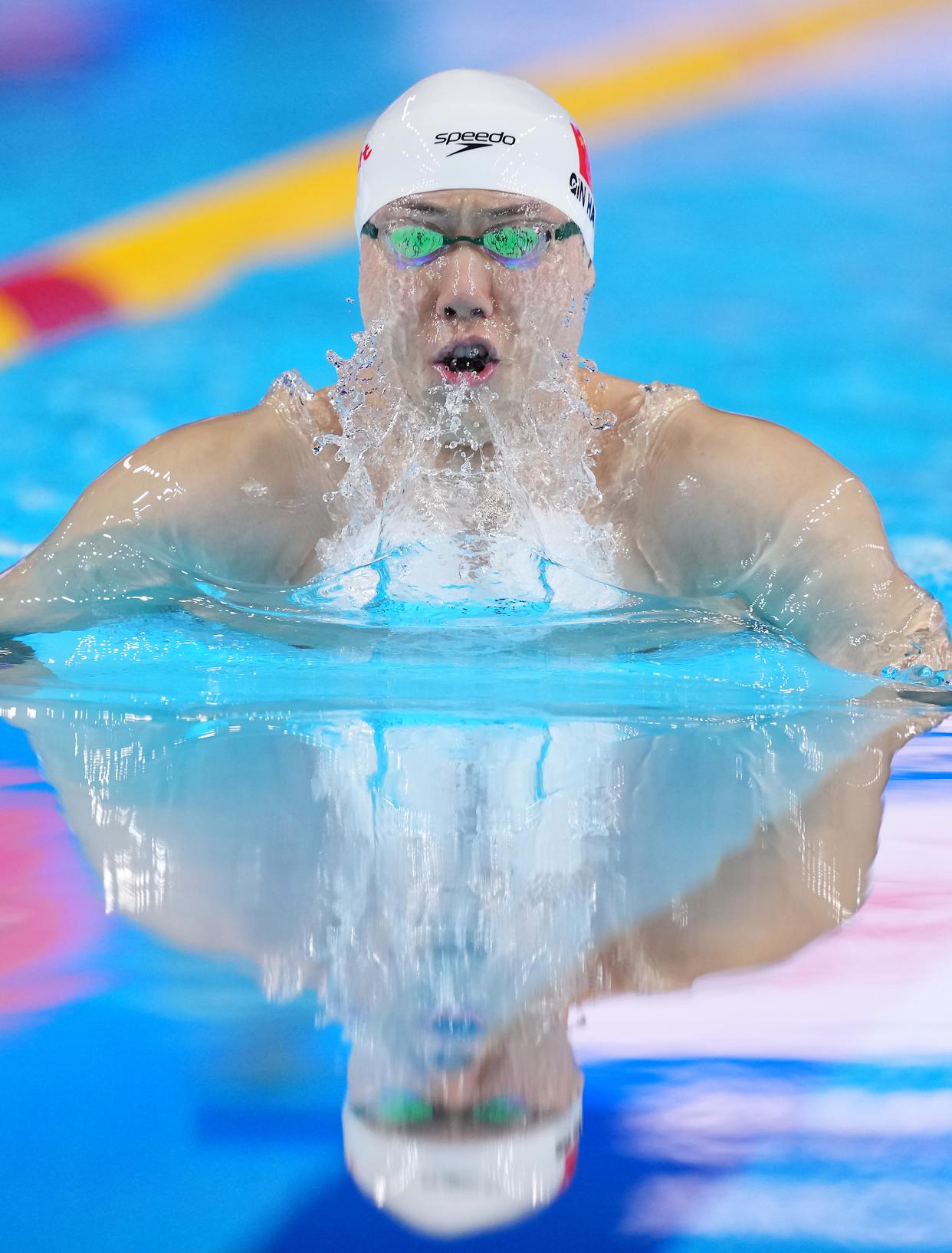 游泳选手赛后落泪，背后故事感人