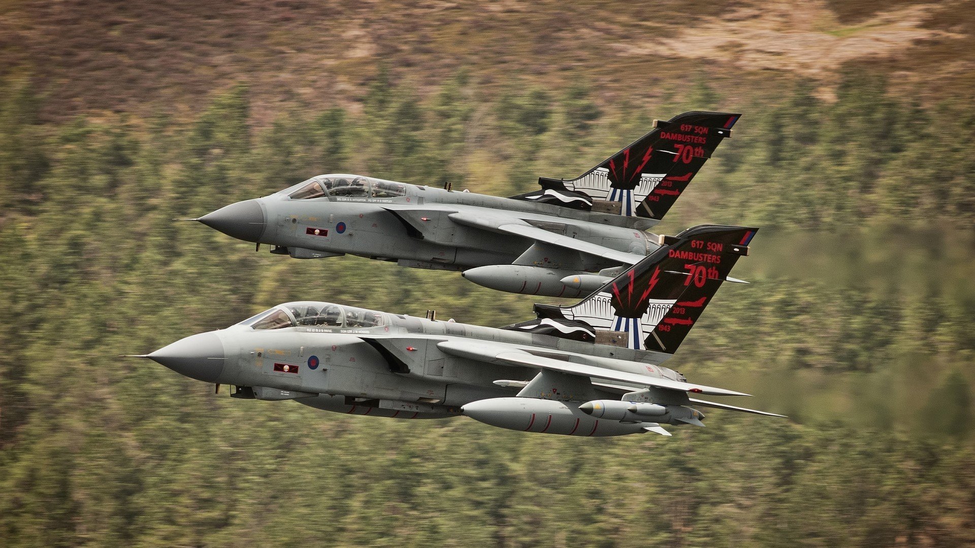 极速对决，迈凯伦的0.003秒与阿隆索的黄昏燃烧