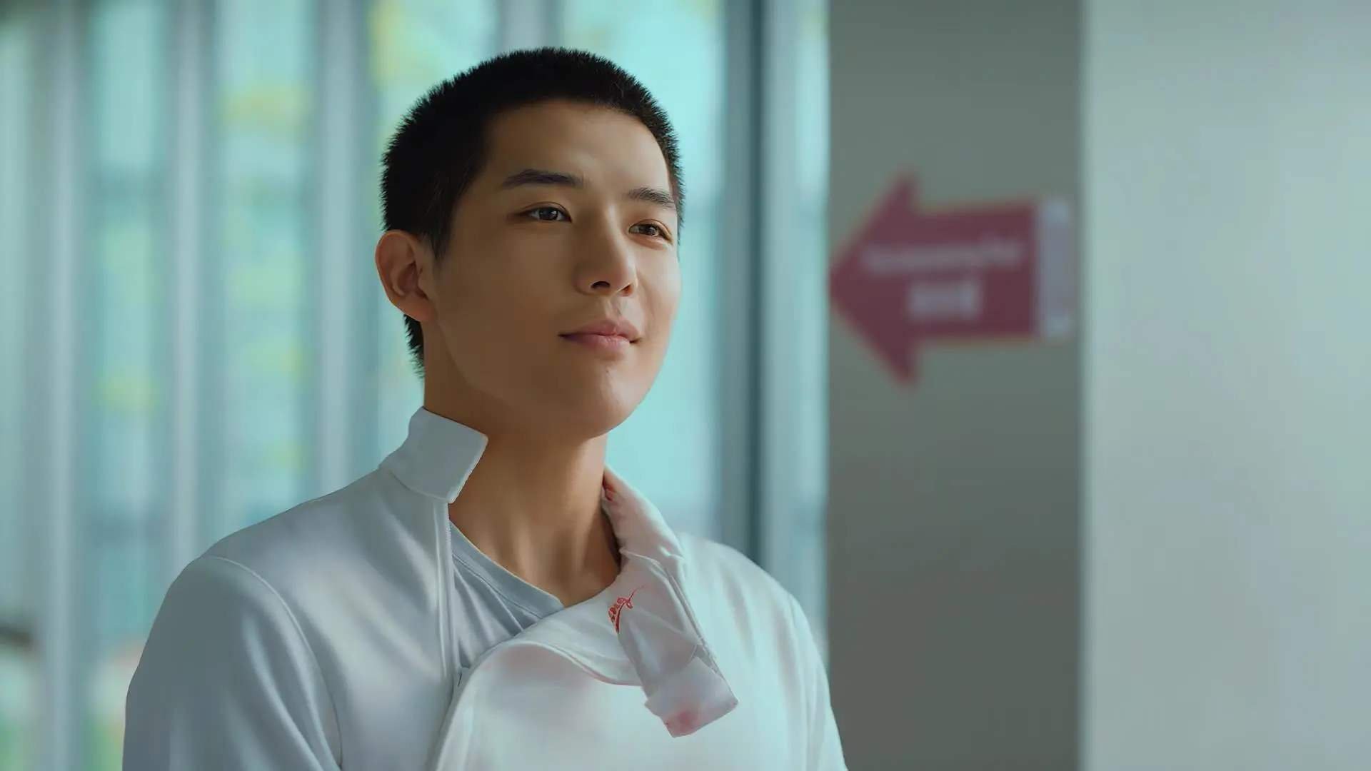 跨界狂想,拜仁末节绝杀巴萨,厄德高F1街道赛上演速度艺术